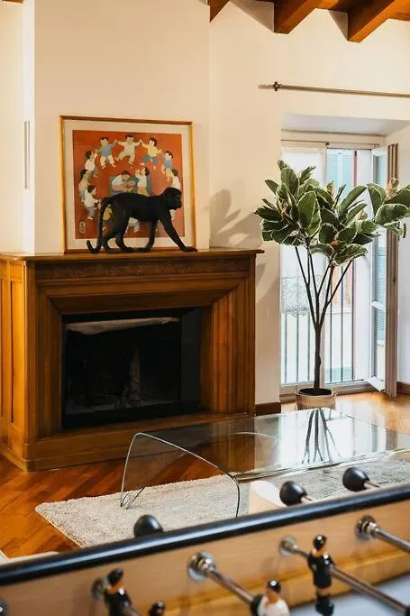 Luxury Apartment + Private Parking - Como Center