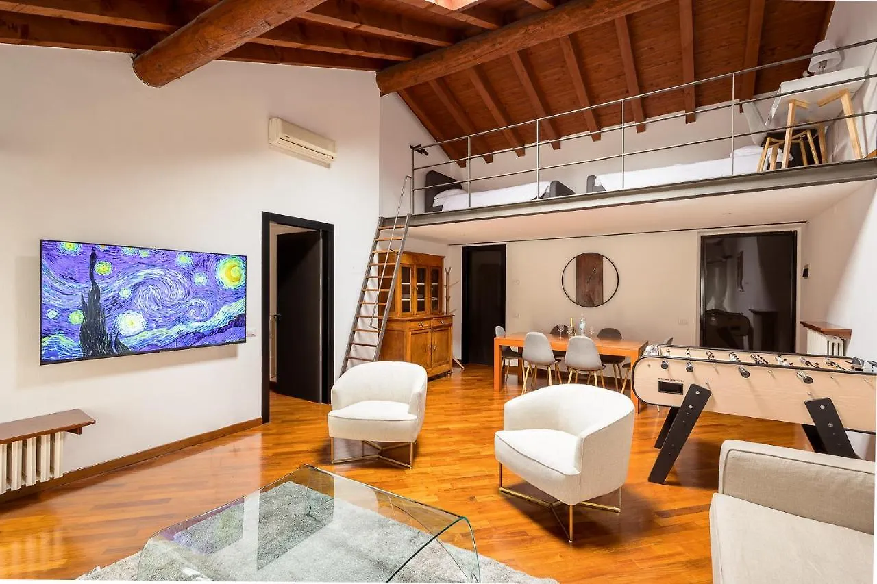 Luxury Apartment + Private Parking - Como Center