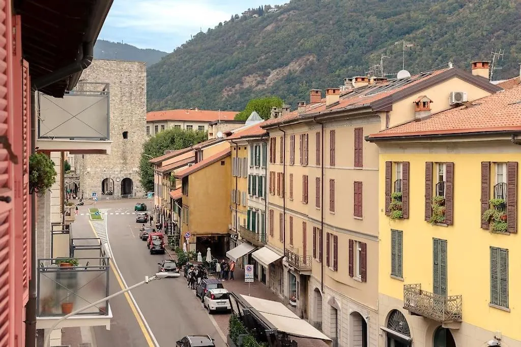 Luxury Apartment + Private Parking - Como Center Ιταλία