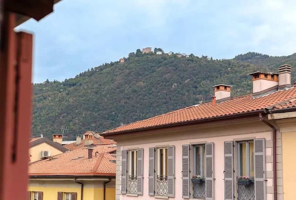 Luxury Apartment + Private Parking - Como Center 0*,