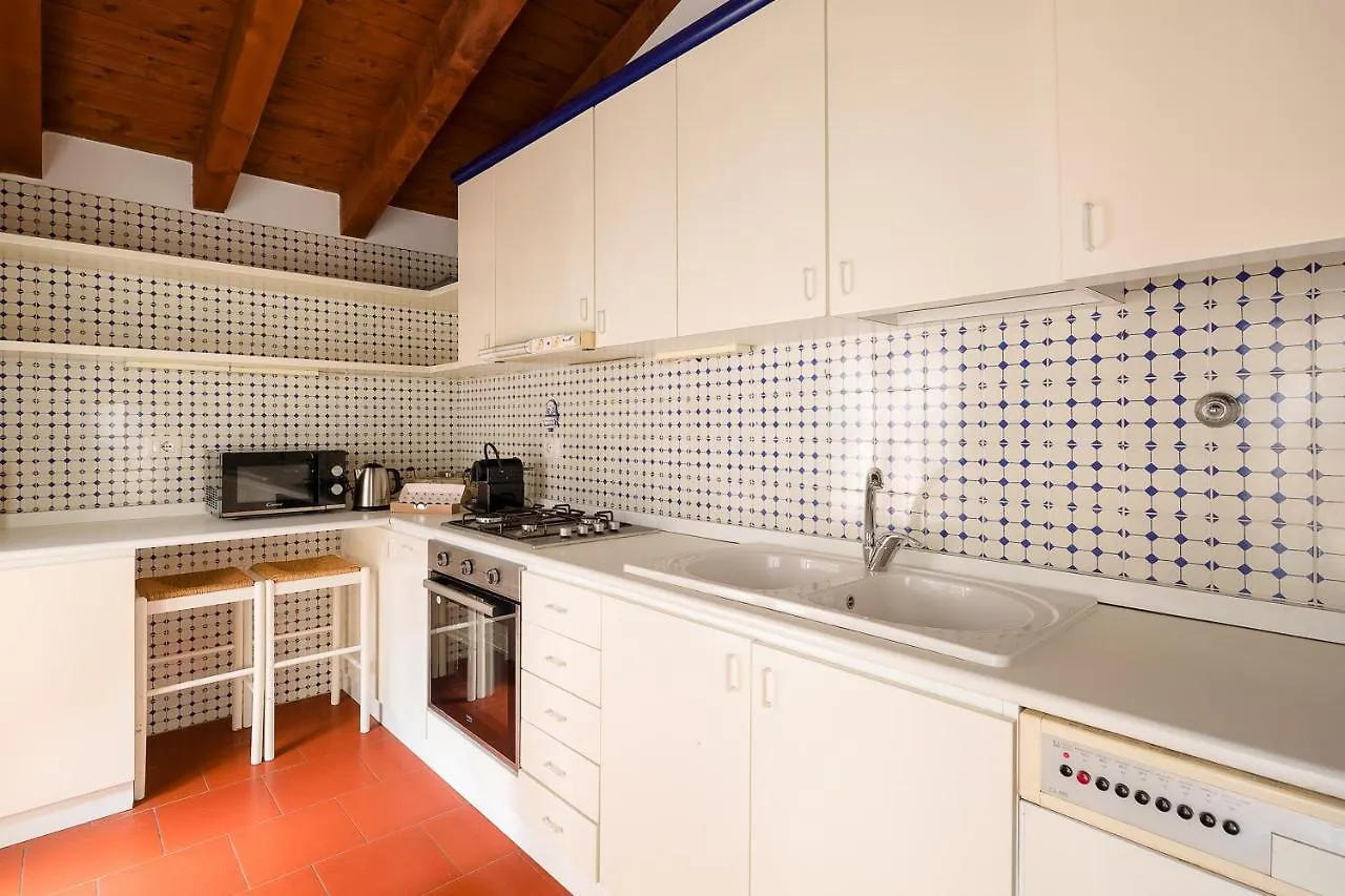 Luxury Apartment + Private Parking - Como Center 0*,  Ιταλία